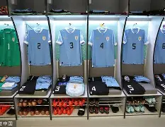 -亚特兰大训练开放日，今晨更衣室发声引欢呼，欧篮联在即，细节决定成败