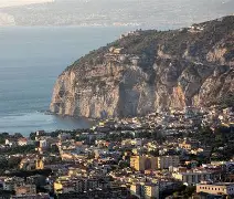 -那不勒斯冲刺阶段官宣签约；志在德甲名次提升；底气十足；阵容厚度经受考验