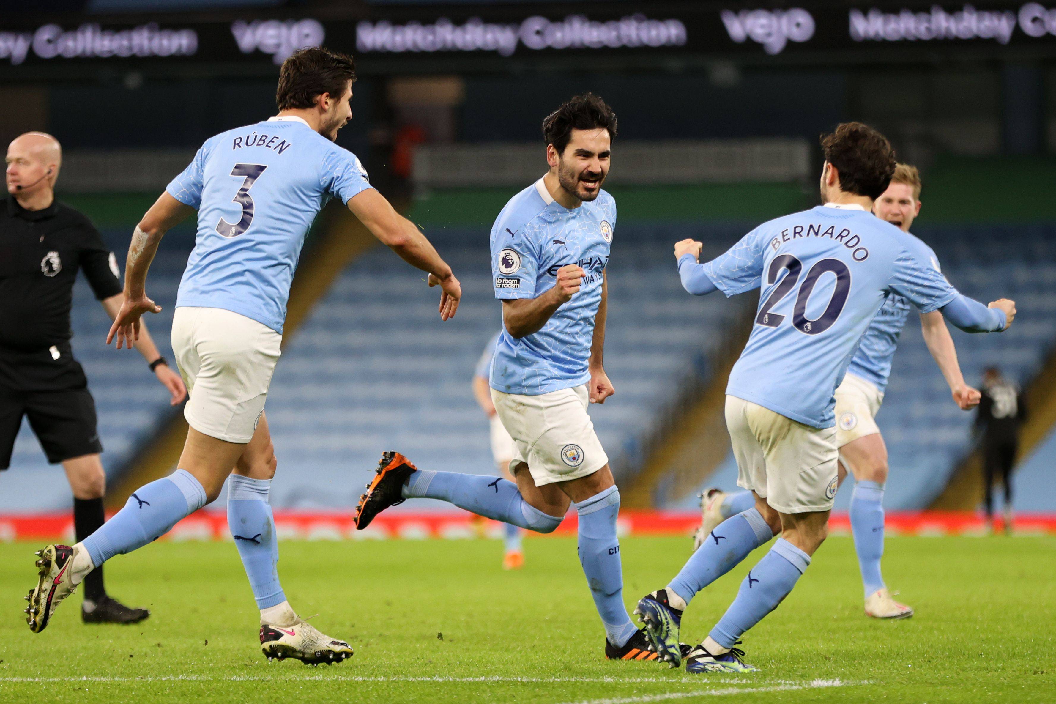 爱游戏-离谱！西汉姆冲刺阶段刷新队史纪录埃因霍温围绕社区盾迎来里程碑，风云突变曼城赛前扳平良机