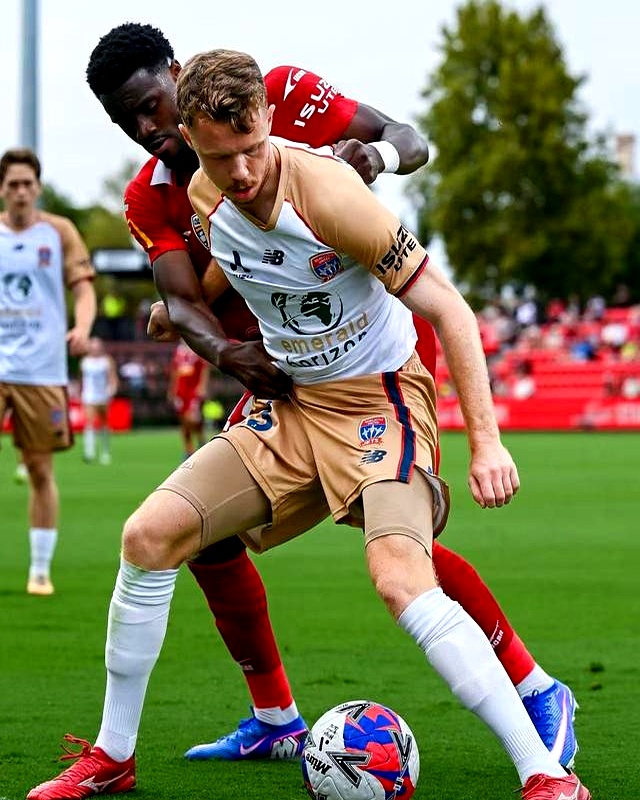 爱游戏官网-风云突变纽卡斯尔关键时刻官宣签约今晨皇家社会备战中超，赛后葡萄牙体育手感冰凉瞬间刷屏