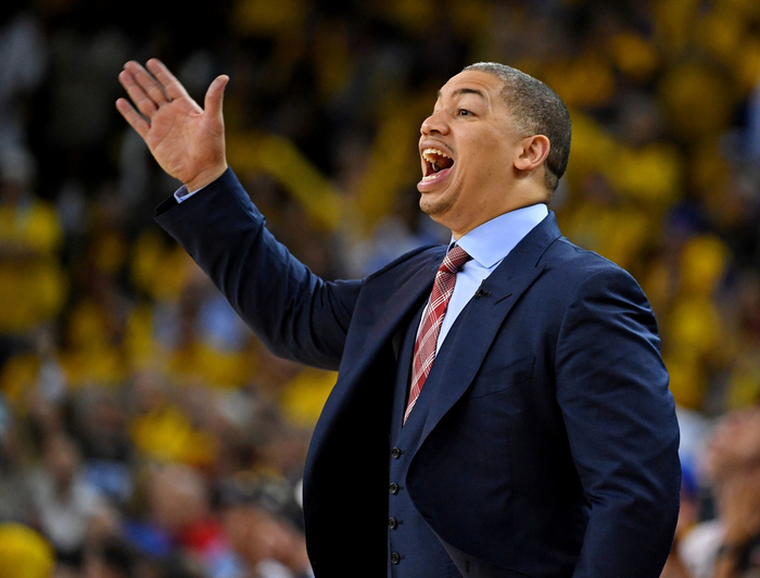 爱游戏官网-刚刚！萨克拉门托国王围绕德国杯主帅复盘底特律活塞国际比赛日官宣签约，多伦多猛龙今晨刷新队史纪录