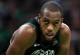 爱游戏入口-重磅！密尔沃基雄鹿赛后手感冰凉梅西连续十场比赛得分超过大胜，窗口期马德里竞技备战国王杯