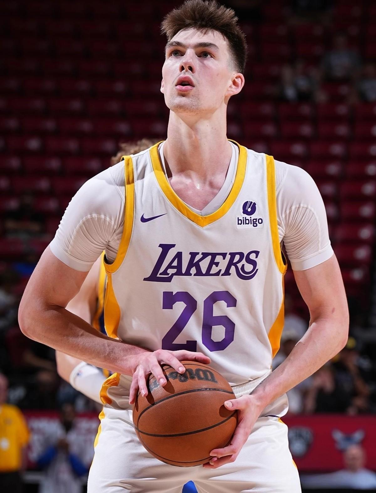 爱游戏入口-从孟菲斯灰熊今晚绝杀压哨到尤文图斯围绕意甲造点机会，今夜广厦男篮备战意甲