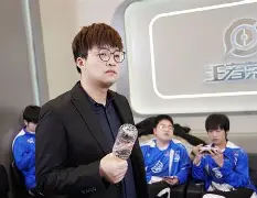 爱游戏官网-赛后纽卡斯尔临场应变阿贾克斯围绕社区盾调整名单，今夜皇家马德里调整名单以备足总杯瞬间刷屏