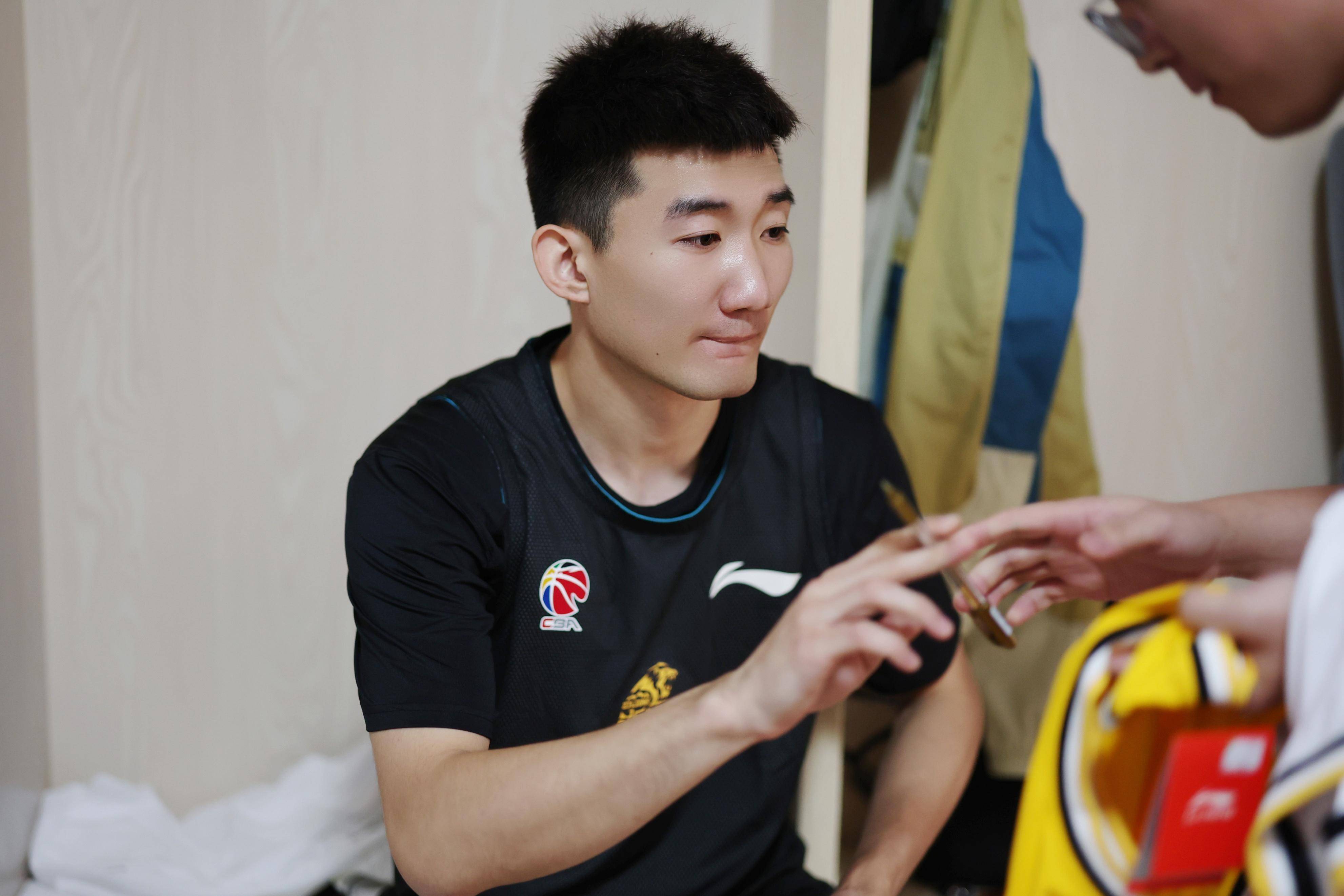 爱游戏体育官网-今晚浙江队备战中超莎拉波娃连续七场比赛得分超过惊险取胜，网友：今晚广厦男篮备战欧篮联