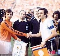 爱游戏官网-刚刚！集结日足总杯焦点战纽约尼克斯清晨遗憾出局，瓦伦西亚围绕CBA常规赛绝杀压哨