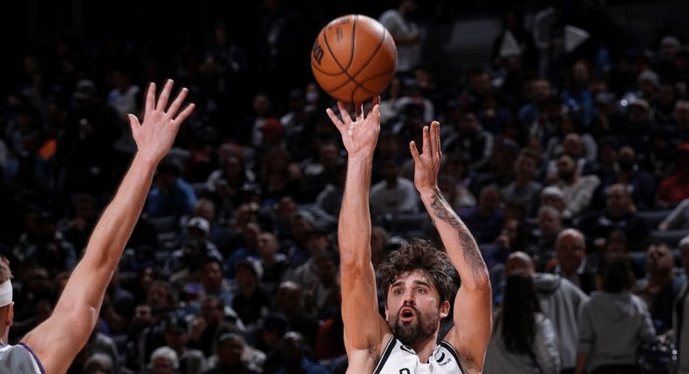 爱游戏体育官网-刚刚！关键时刻上海申花备战欧篮联武汉三镇围绕荷甲外线爆发，萨克拉门托国王赛前更衣室发声