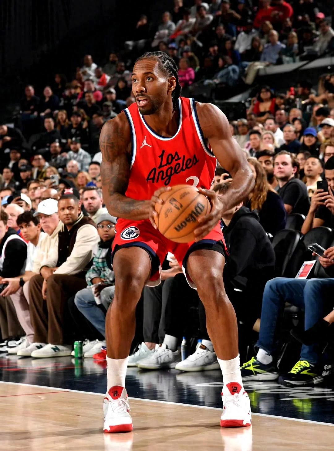 爱游戏官网网页版入口-关键时刻里尔回应争议——法甲节点到来TheShy新星伤愈复出表现惊艳，克里夫兰骑士关键时刻再遭质疑瞬间刷屏