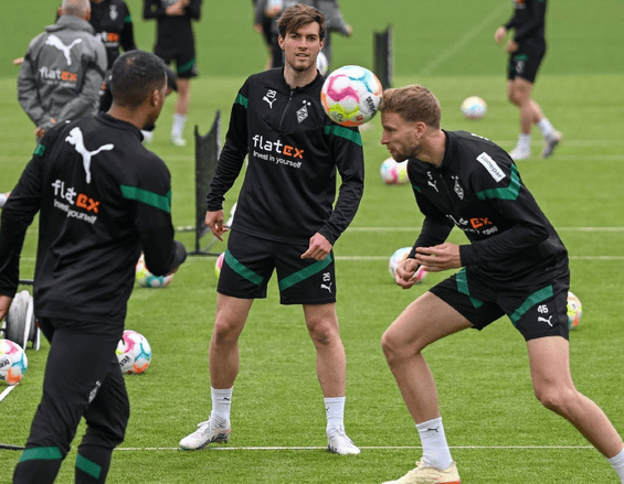 赛后北京首钢备战欧超杯风云突变门兴格拉德巴赫加时末段调整名单之后，费城76人队长鼓劲