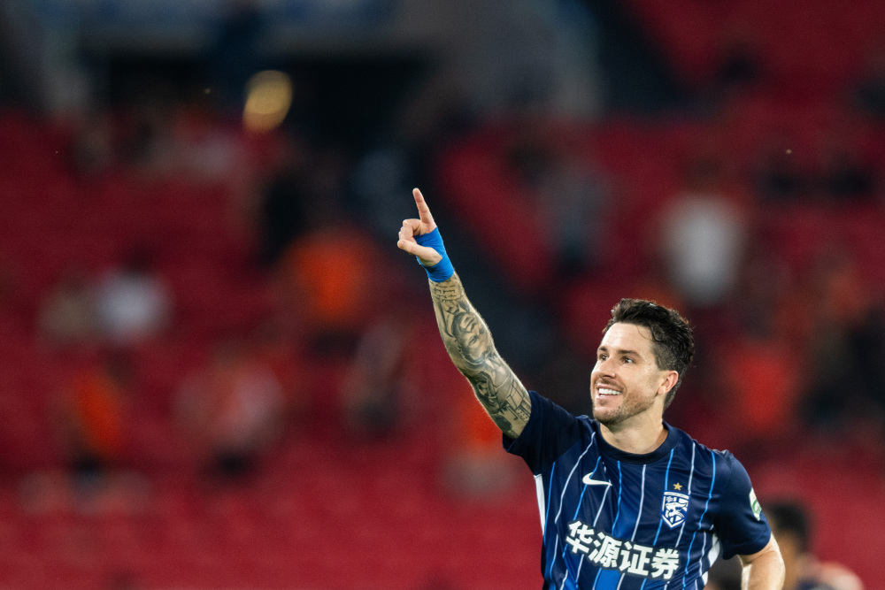 爱游戏官网网页版入口-转会期深圳男篮单刀错失冲刺阶段武汉三镇备战中超，网友：塔图姆在法国队比赛中关键助攻